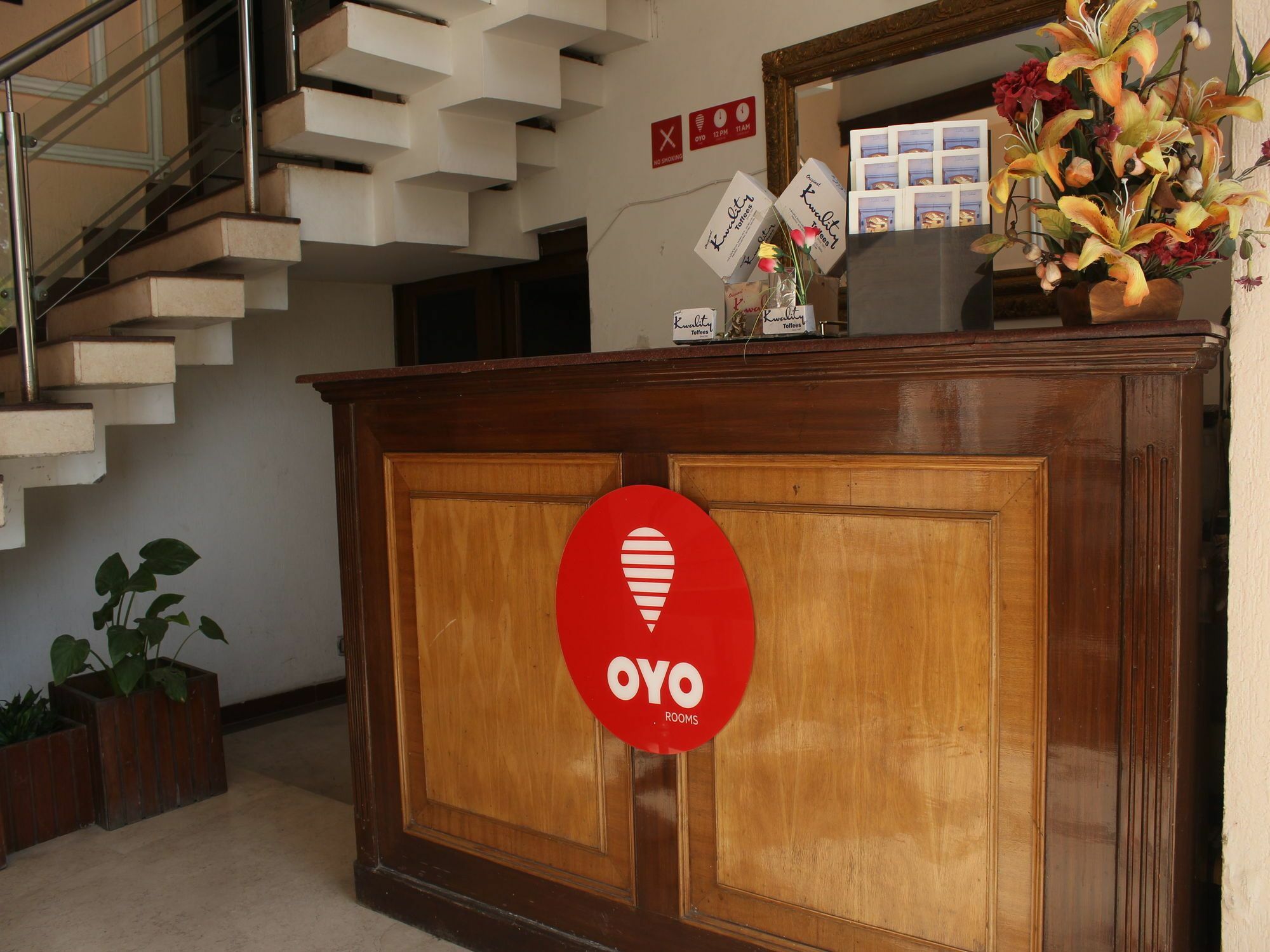 Oyo 5232 Kwality Hotel Dehradun Exterior foto